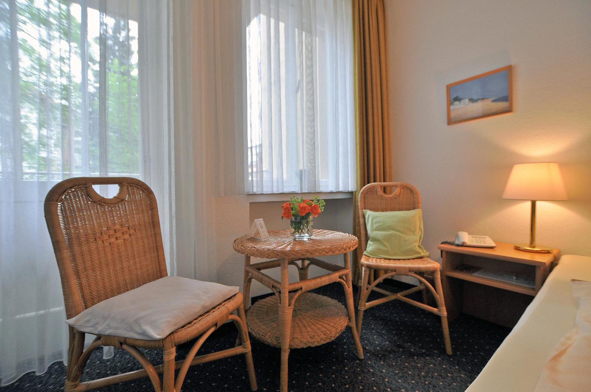 Hotel Am Ehrenhof Дюссельдорф Экстерьер фото