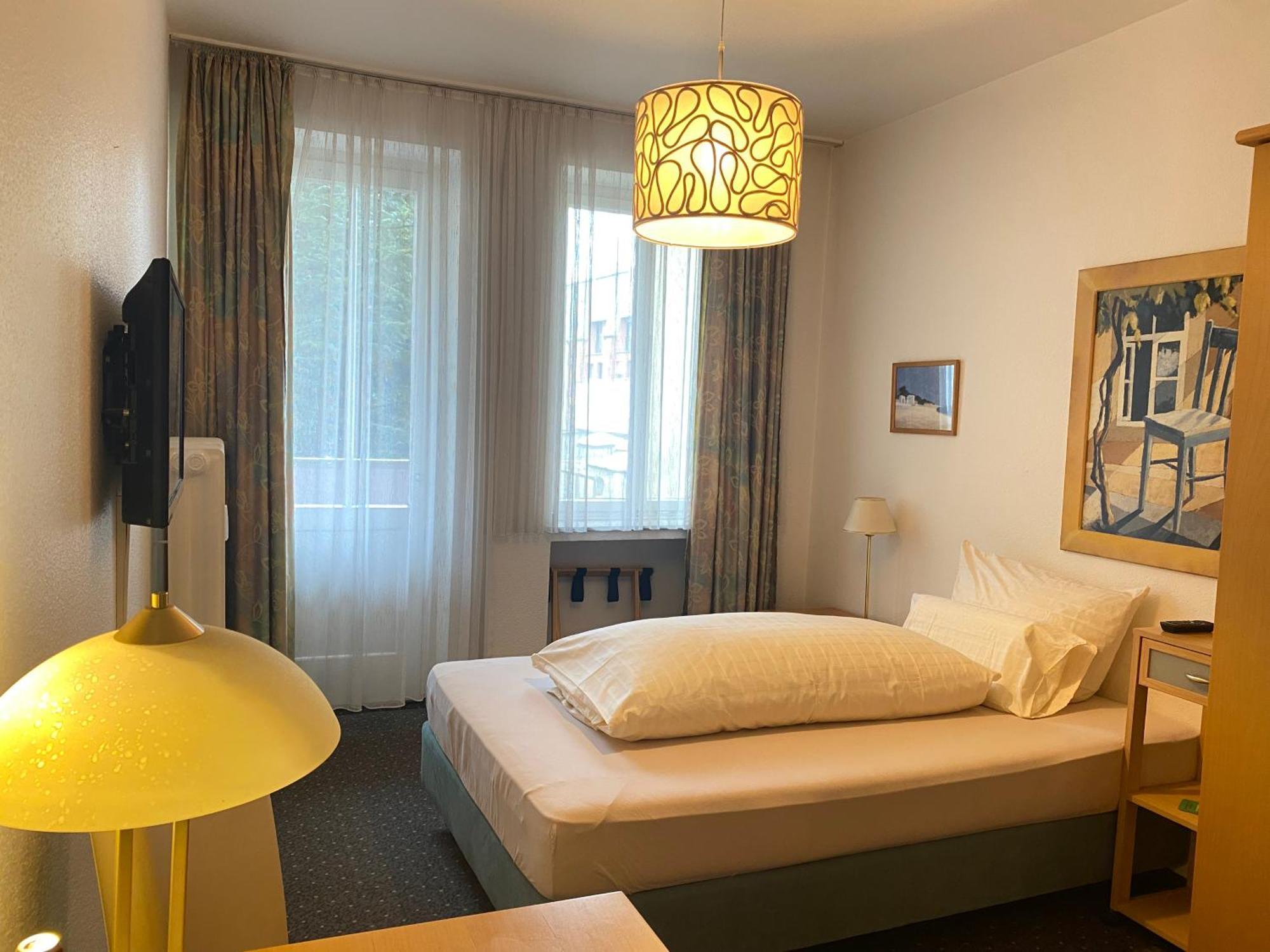Hotel Am Ehrenhof Дюссельдорф Экстерьер фото
