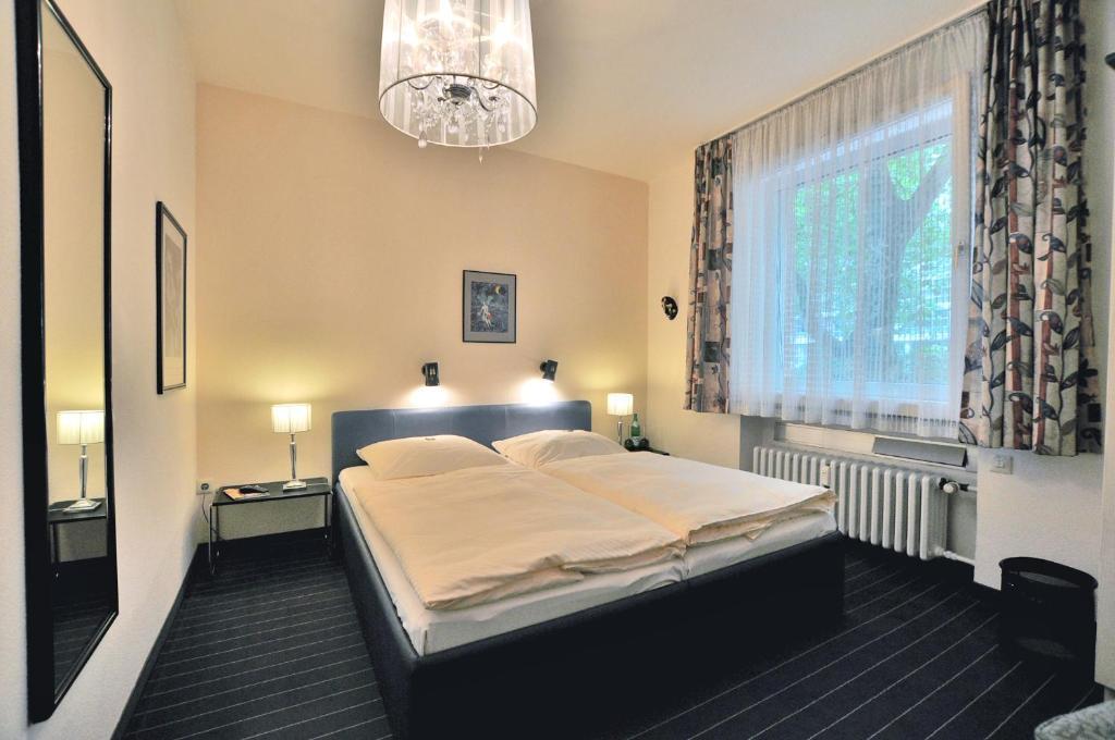 Hotel Am Ehrenhof Дюссельдорф Номер фото